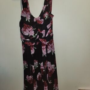 Chic Floral Midi Dress in Black and Pink